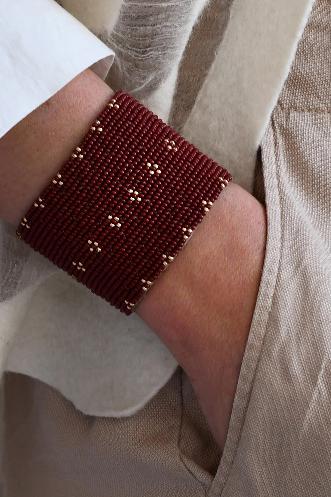sidai wide 3 dot triangle leather bracelet burgundy